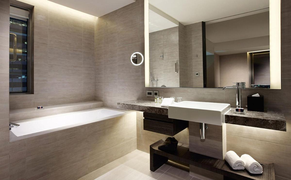 Humble House Taipei, Curio Collection By Hilton Hotel Екстериор снимка Bathroom