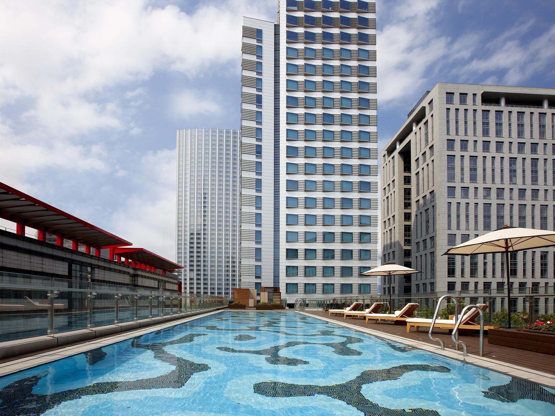Humble House Taipei, Curio Collection By Hilton Hotel Екстериор снимка The swimming pool at the hotel