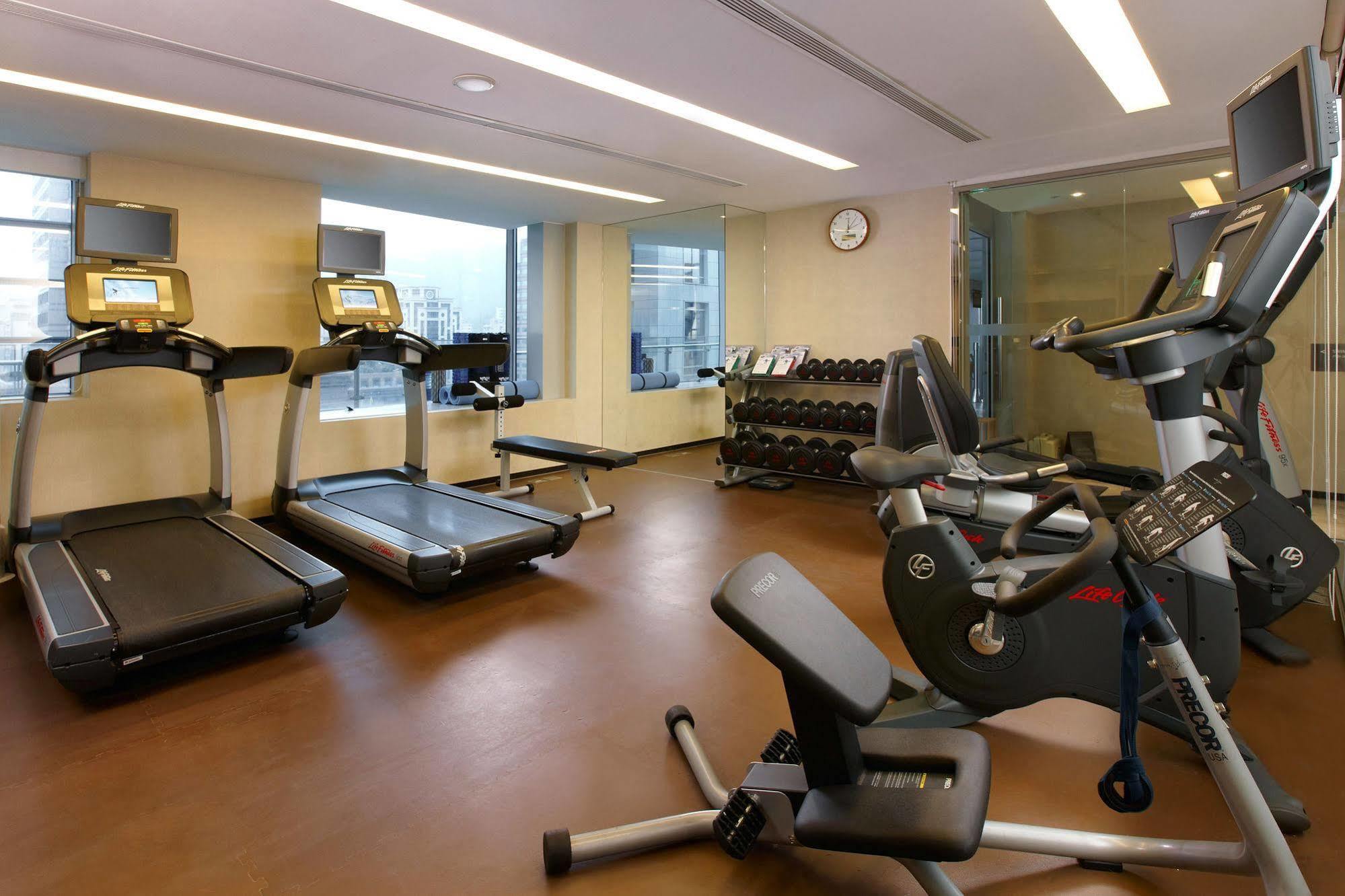 Humble House Taipei, Curio Collection By Hilton Hotel Екстериор снимка The gym at the hotel